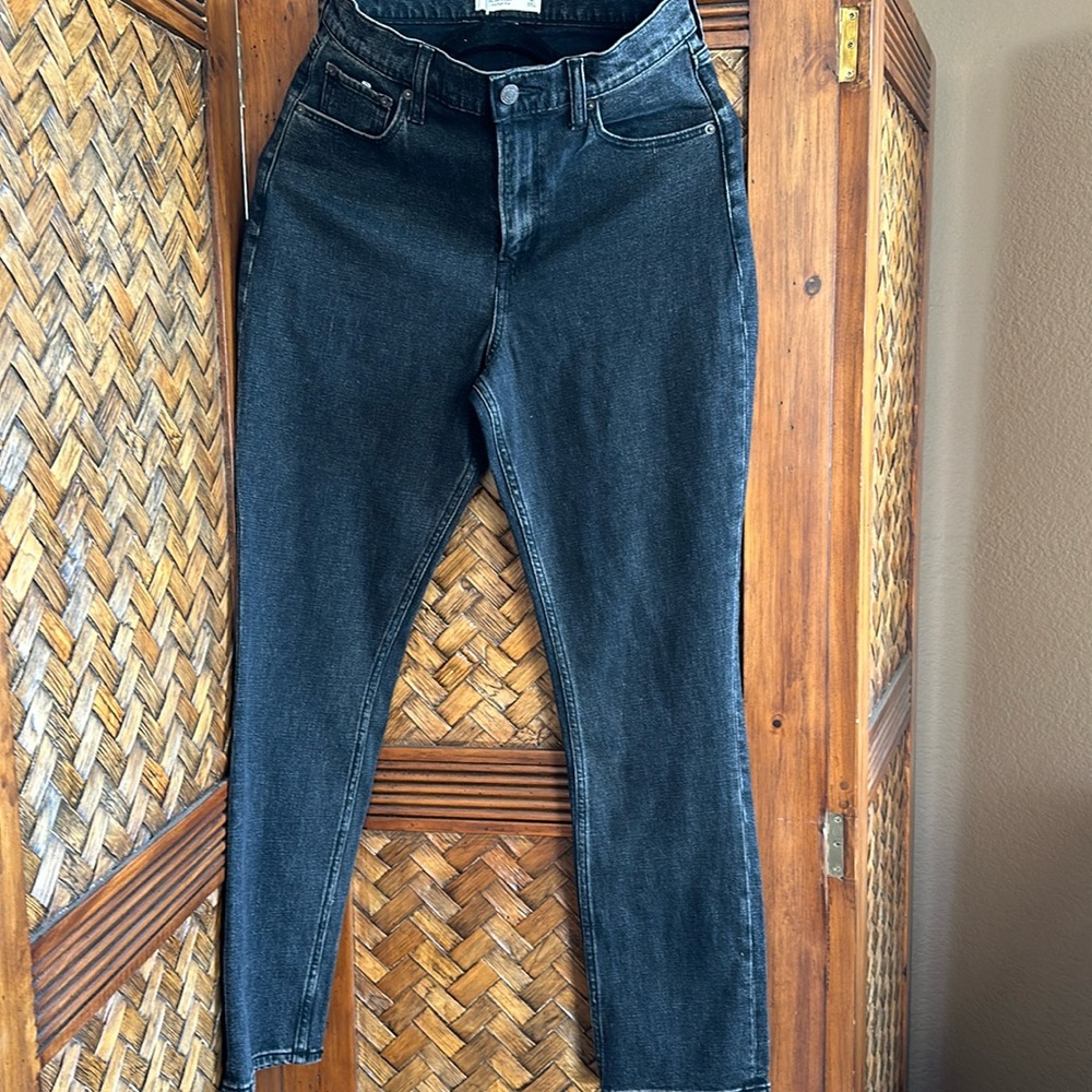 NWOT A&F Curve Love Ultra High Rise 90s Slim Straight Jean - Black 4 SHORT